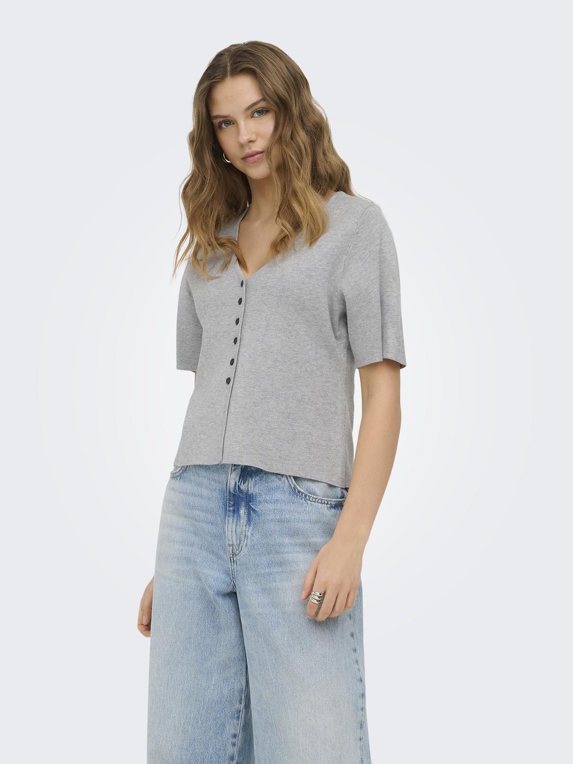 model_shot-front
